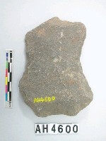 藏品(小型有腰打製石斧)的圖片